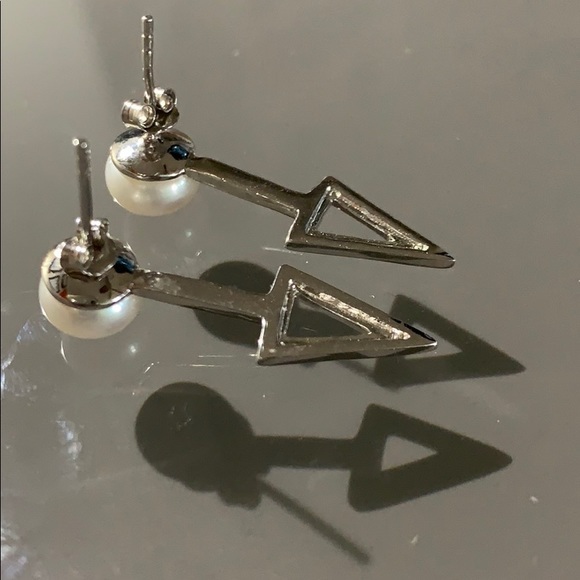 Splendid Pearls Silver Drop Triangle Earrings - Picture 9 of 11